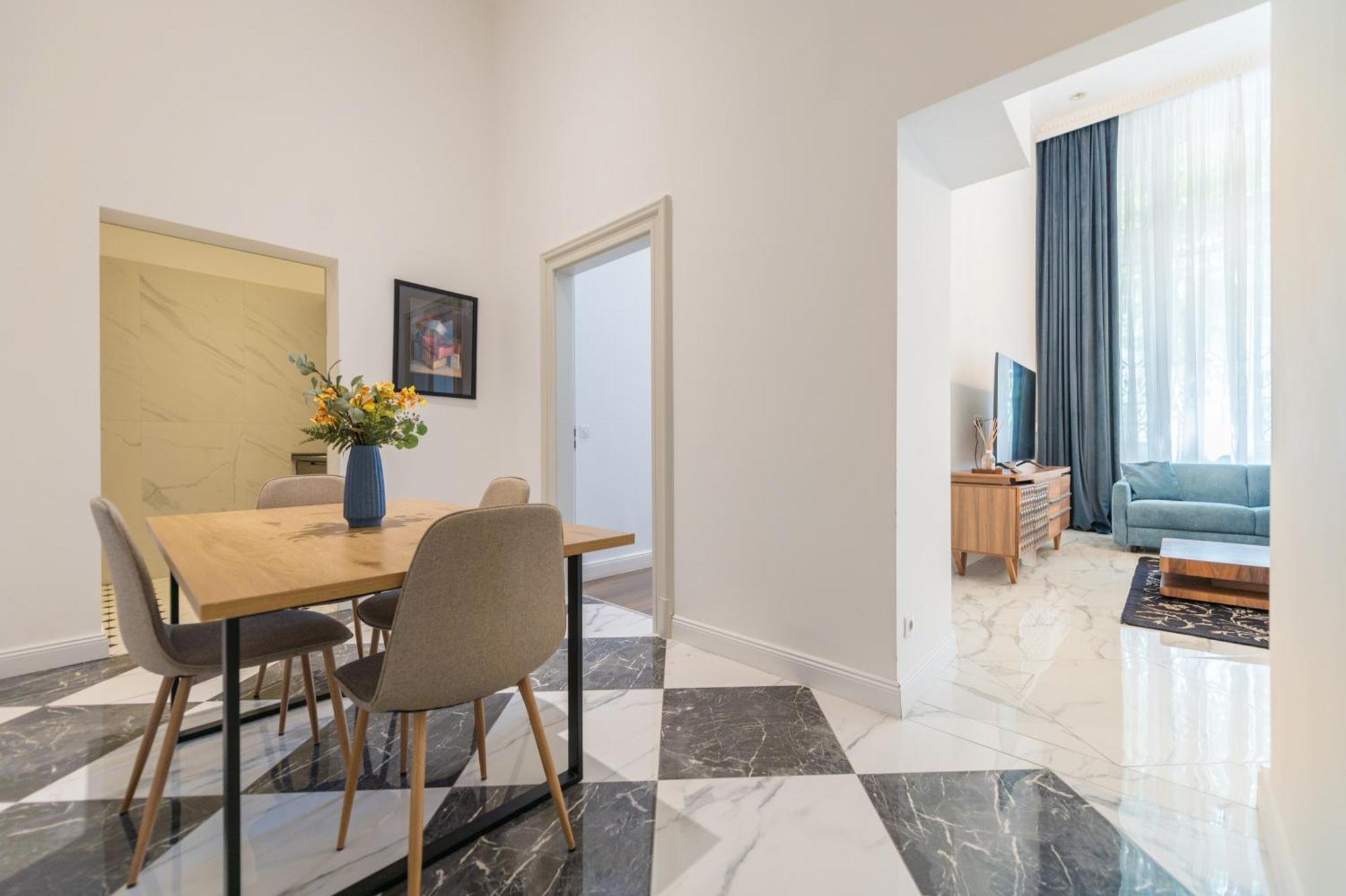 Zoya Luxury Residence บูดาเปสต์ ภายนอก รูปภาพ Interior of a serviced apartment in Warsaw, Poland