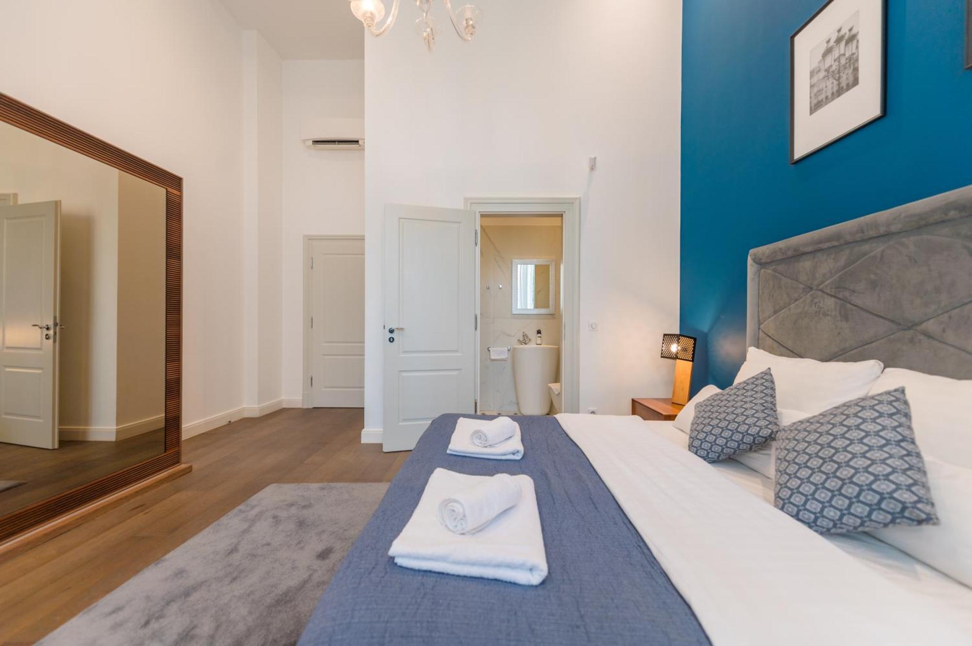 Zoya Luxury Residence บูดาเปสต์ ภายนอก รูปภาพ A bedroom at the hotel