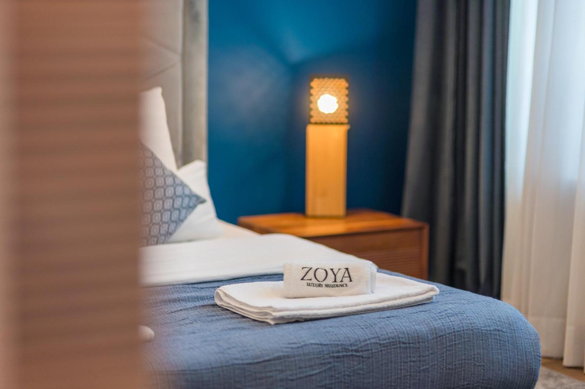 Zoya Luxury Residence บูดาเปสต์ ภายนอก รูปภาพ A bedroom at the hotel