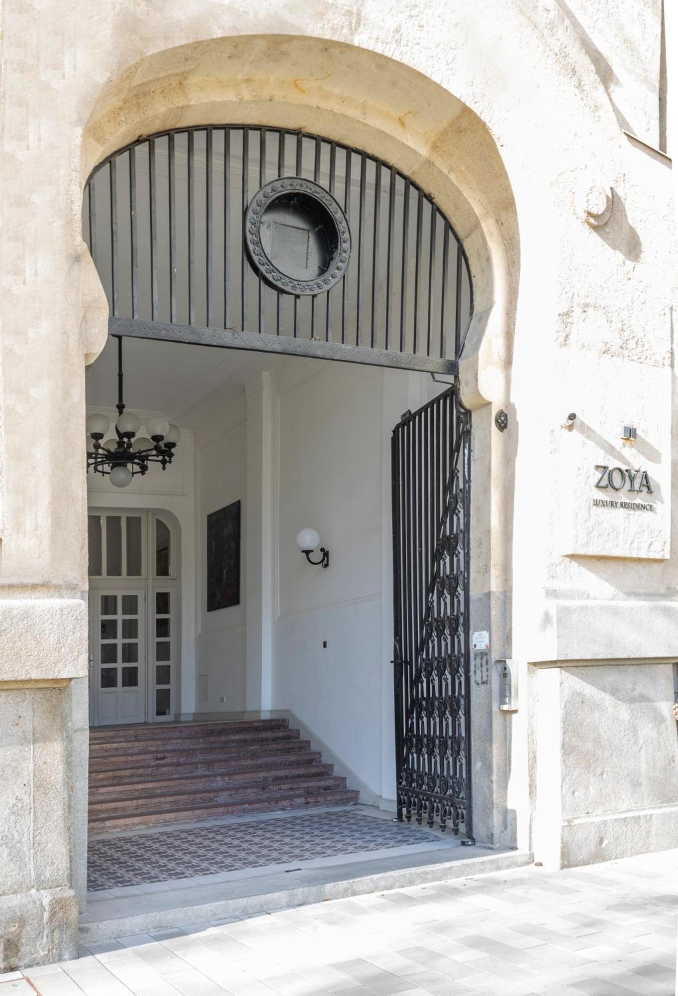 Zoya Luxury Residence บูดาเปสต์ ภายนอก รูปภาพ Entrance to the Zoya Museum